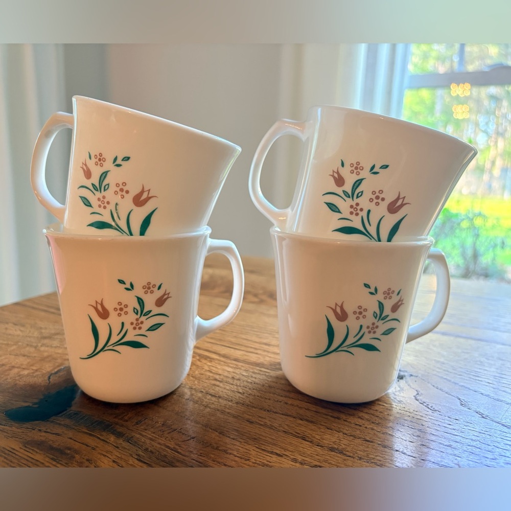 Vintage Corelle/Corning 31 White Rosemarie floral Coffee Mugs - Set of 4- USA